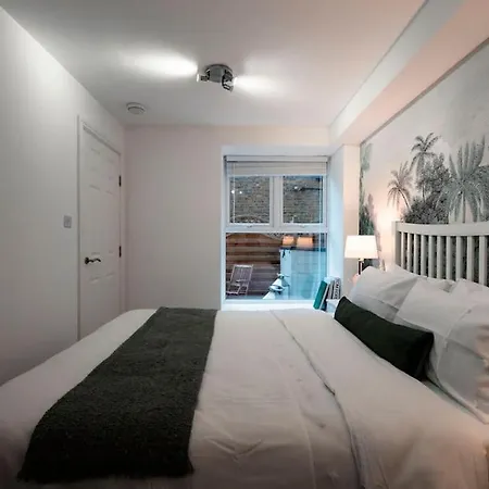 Holiday Home 2Br L 2Ba With Patio-Sleep 6 Лондон Экстерьер фото