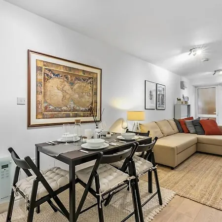 Holiday Home 2Br L 2Ba With Patio-Sleep 6 Лондон Экстерьер фото
