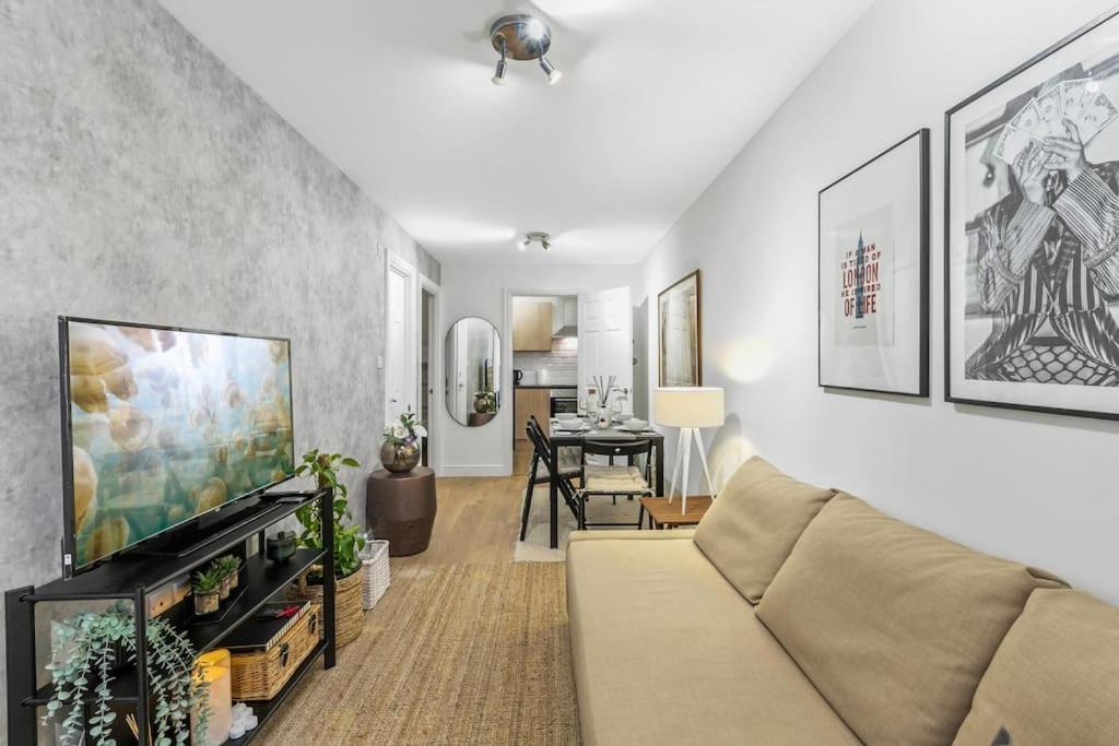 2br L 2ba With Patio-sleep 6 * Лондон