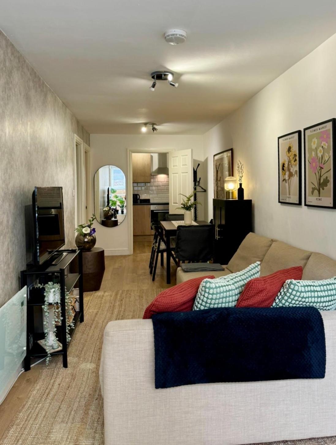 Апартаменты 2br L 2ba With Patio-sleep 6 Лондон