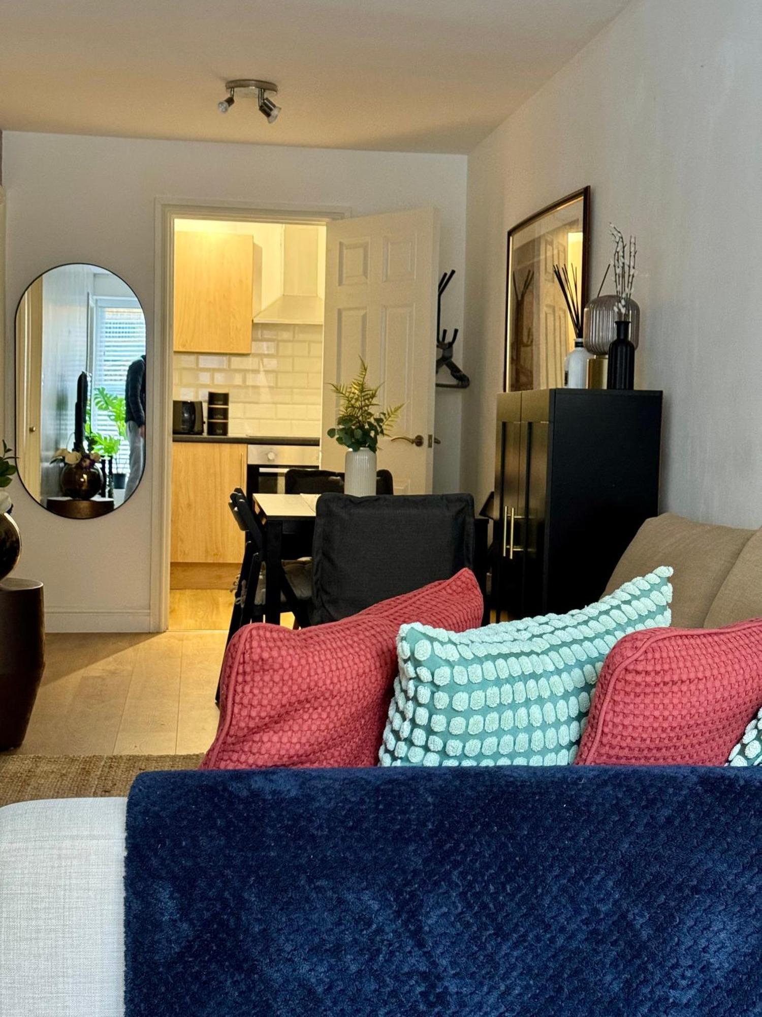 Апартаменты 2br L 2ba With Patio-sleep 6 Лондон