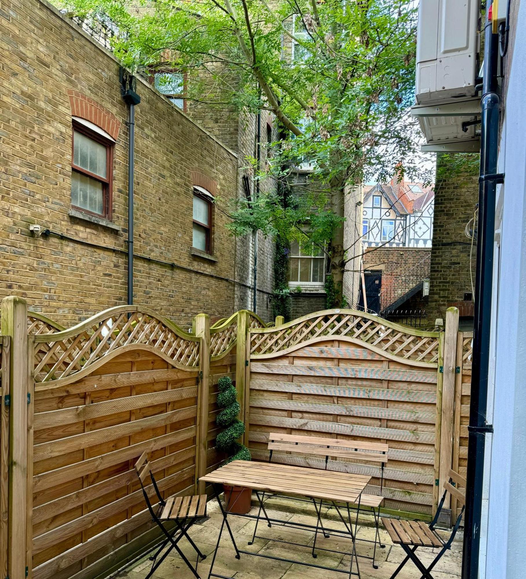 Апартаменты 2br L 2ba With Patio-sleep 6 Лондон